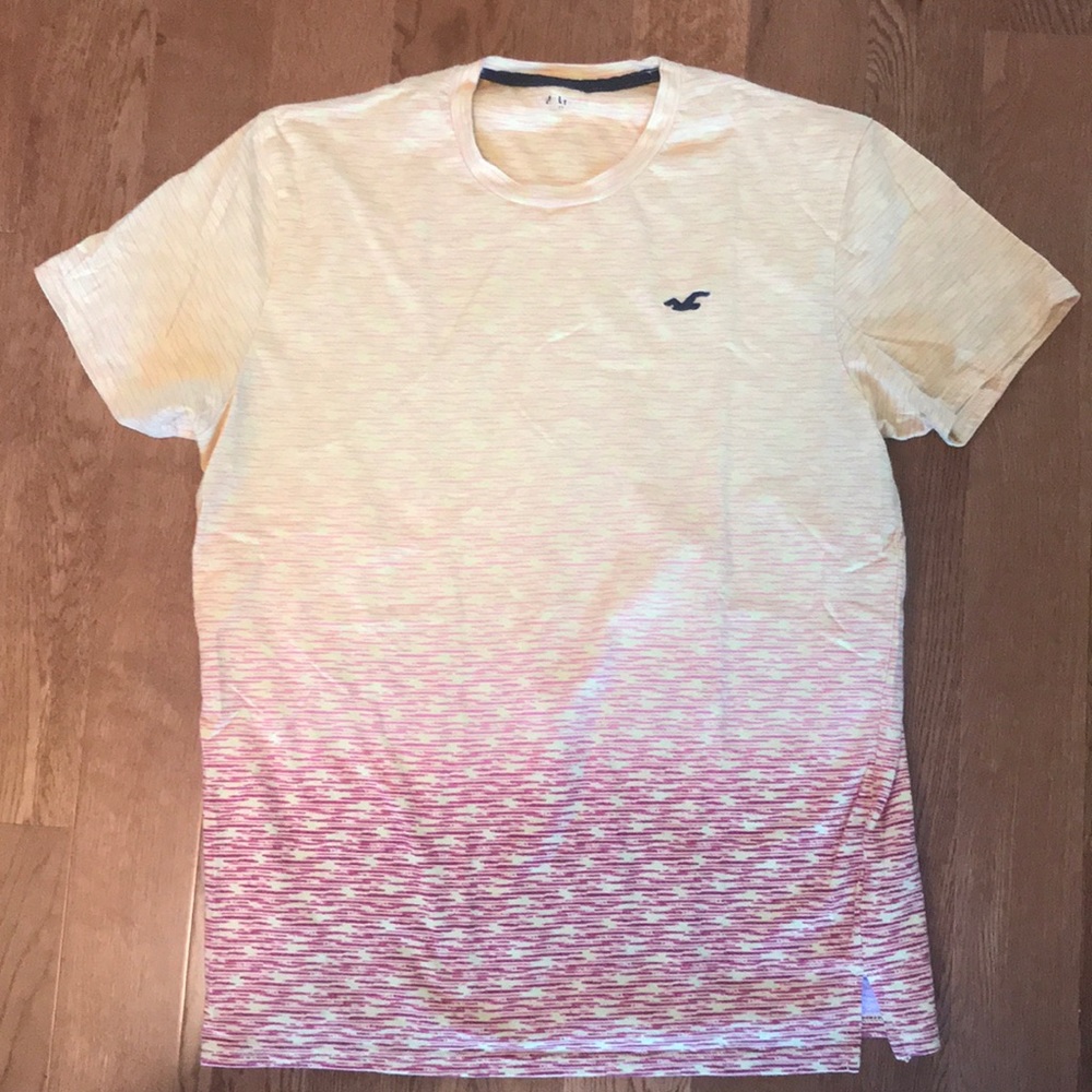 Hollister t-shirt large